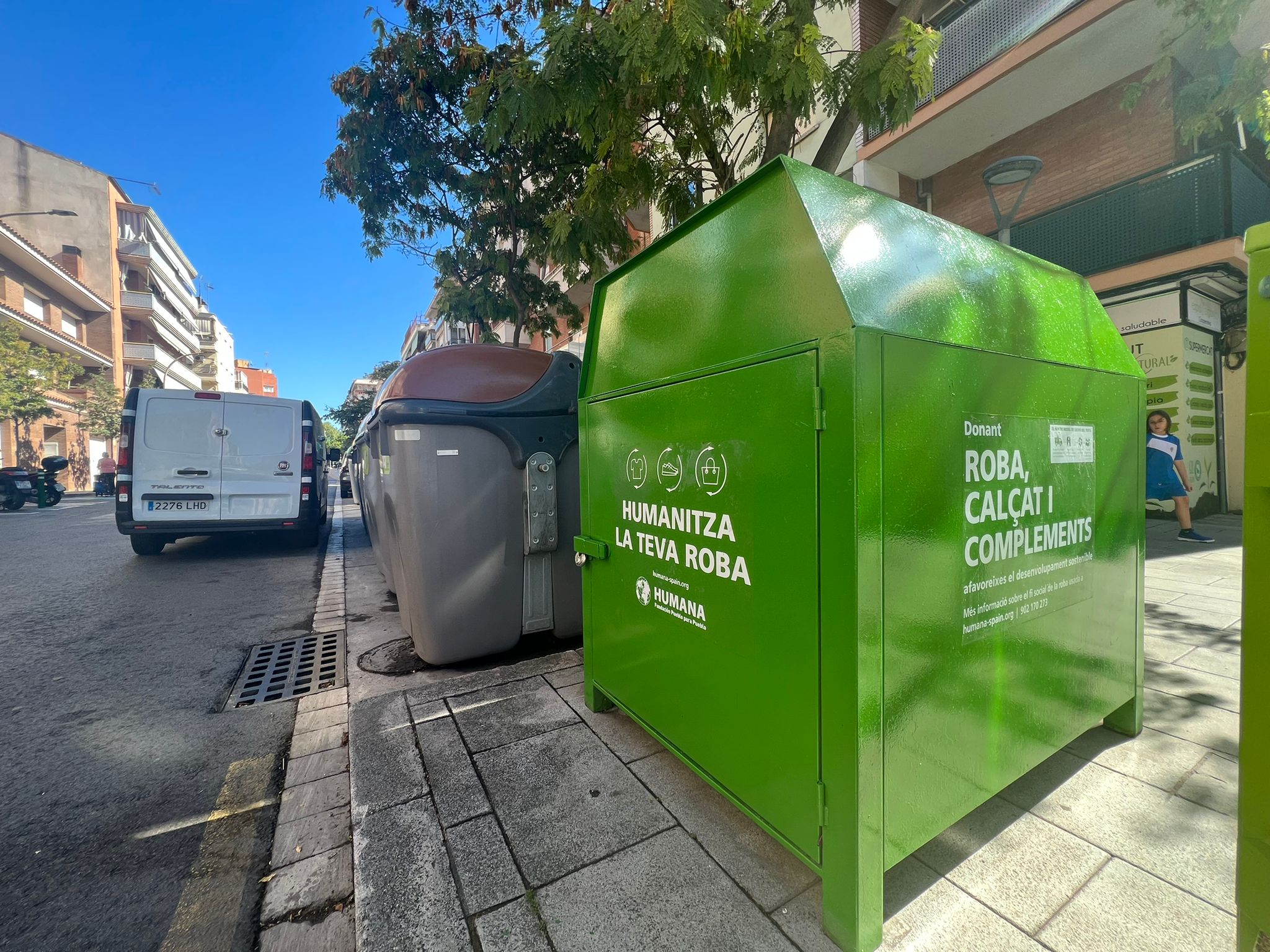 Gavà impulsa una campaña para fomentar el reciclaje de ropa